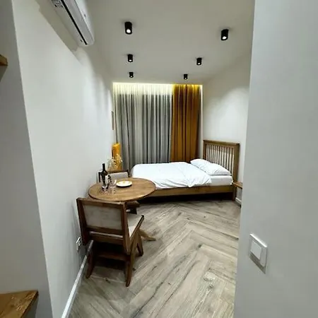 Niari Apartment 2 In Old Батуми Экстерьер фото