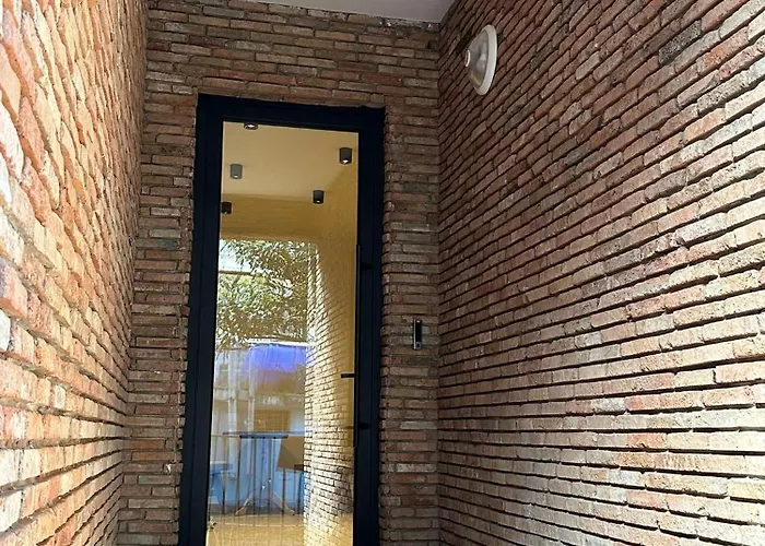Niari Apartment 2 In Old Batumi